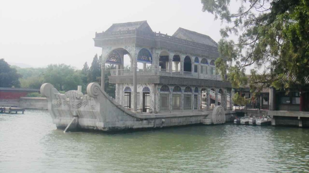 Steinboot Peking